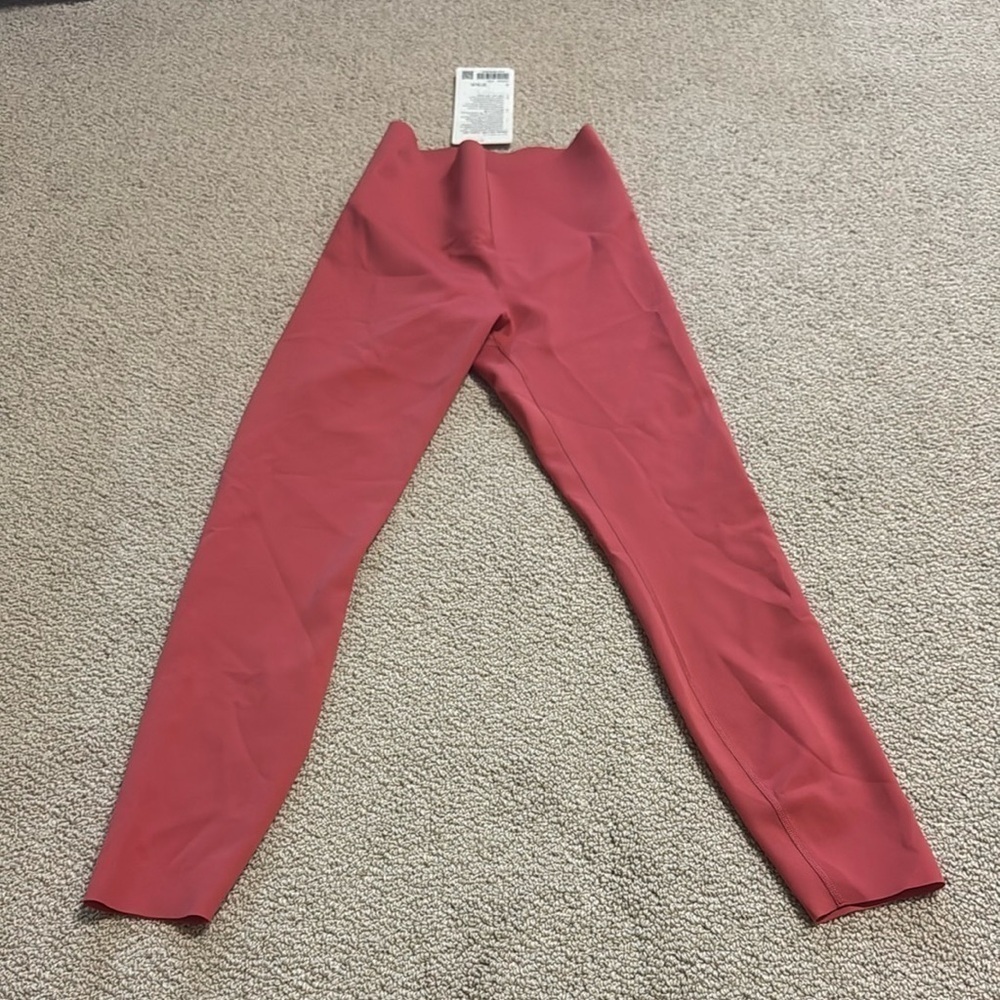 NWT LULULEMON GLOW UP HR TIGHT SIZE 4 -25”